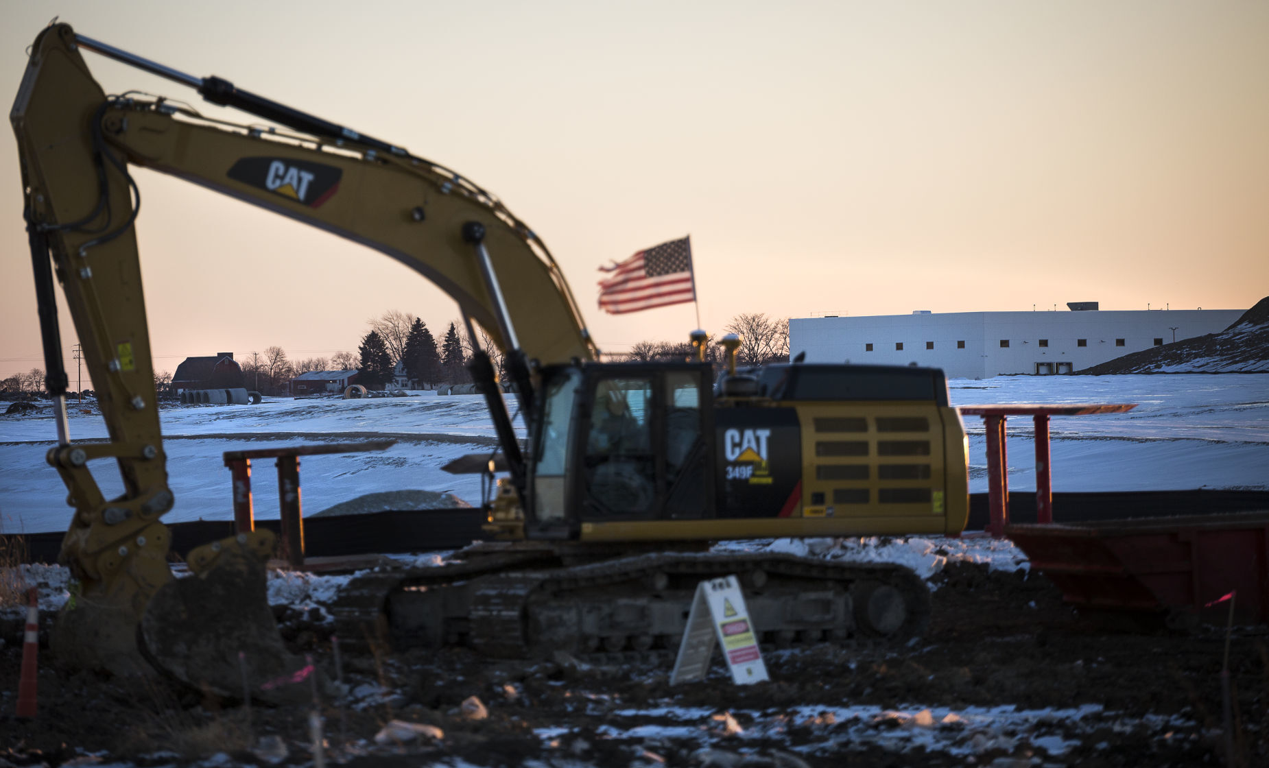 CAPFoxconnBuildingUpdate3N1A0089.jpg
